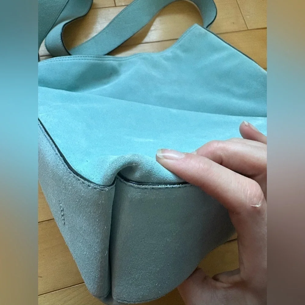 Ecco zip closure